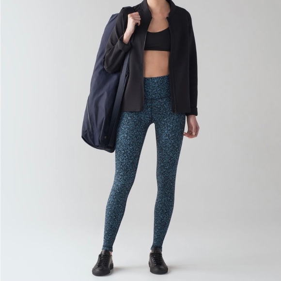 Lululemon tights - Picture 1 of 5